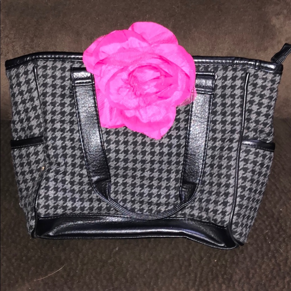 A thirty- one purse